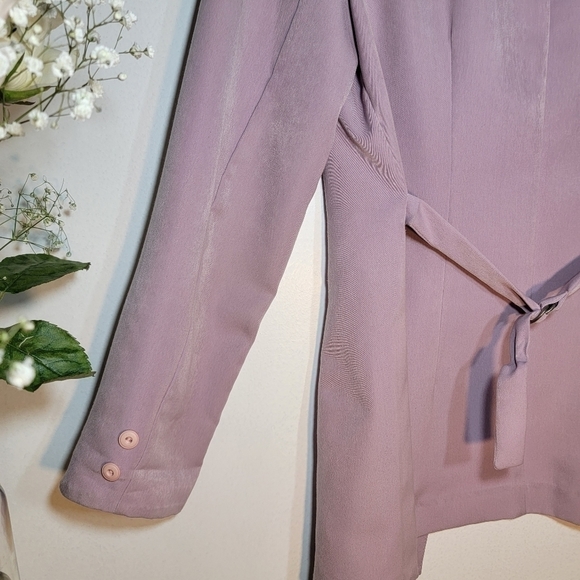 VINTAGE light mauve blazer. Typhany. Back tie. Fitted. - Picture 9 of 10